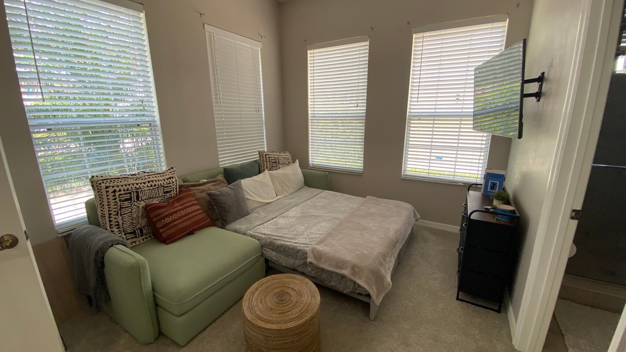 Guest bedroom - 408 Blue Bayou Ln