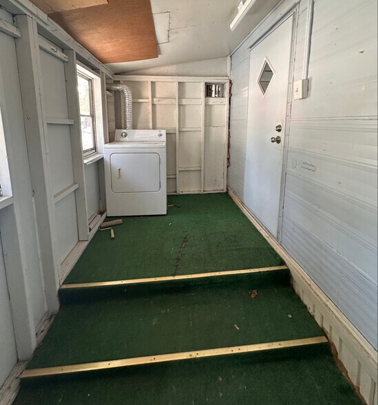 Building Photo - 962 NY-29A