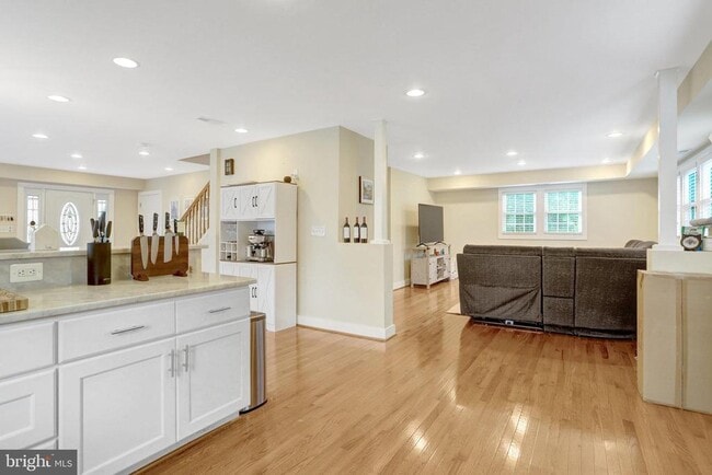 Building Photo - 7618 Leonard Dr
