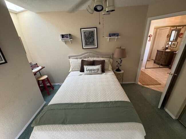 Building Photo - 3BR 3BA Townhome-Best view of the River & Laughlin Casino Skyline