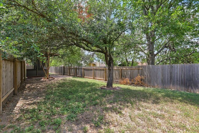 Building Photo - 1300 Tuxford Cove