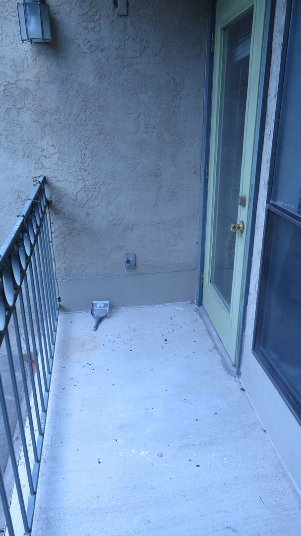 Building Photo - ROBBINS PLACE 202
