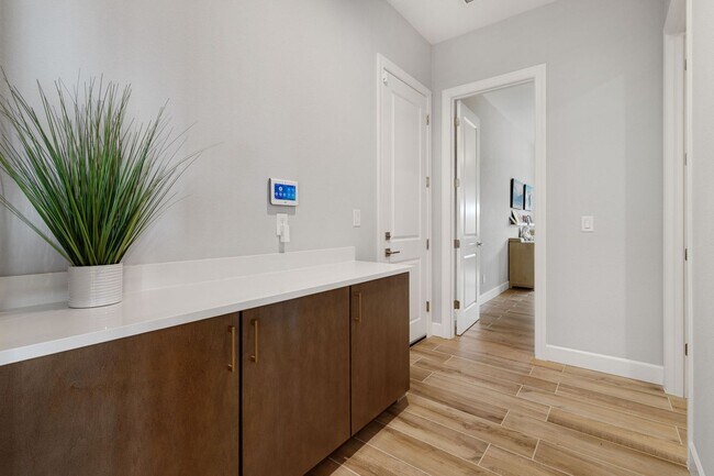 Building Photo - 4 Bedroom Home in Stonebrook