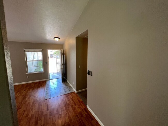 Building Photo - Upgraded Orangevale Home on Corner Lot