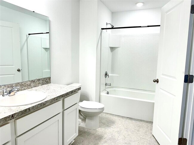 Building Photo - 182 Mandovi St