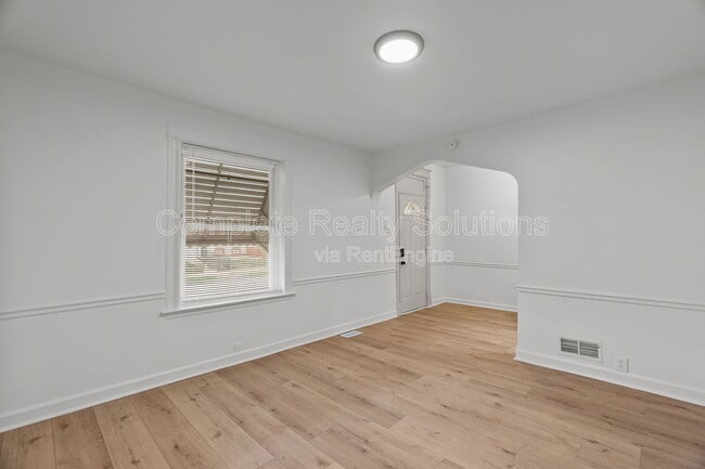 Building Photo - 4642 Idaho Ave