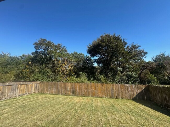 Building Photo - Beautiful 3 bedroom, 2 bathroom home in Hills of Bear Creek!!!