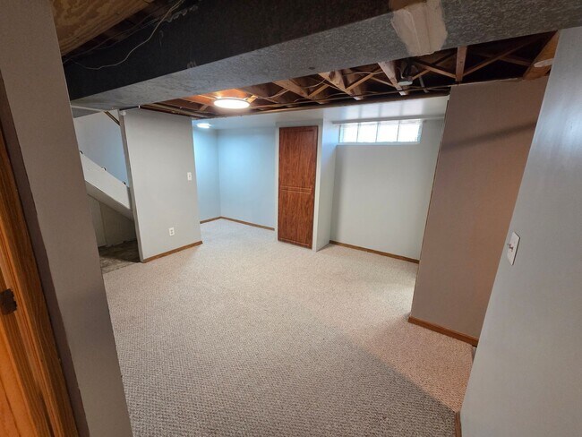 Building Photo - Renovated Beauty in Spring Lake Park