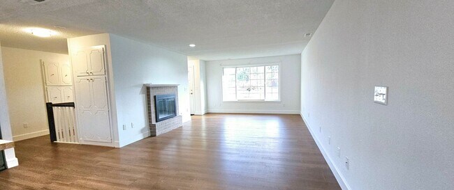 Building Photo - Beautiful 5- bedroom home near TCC APPLICATION PENDING