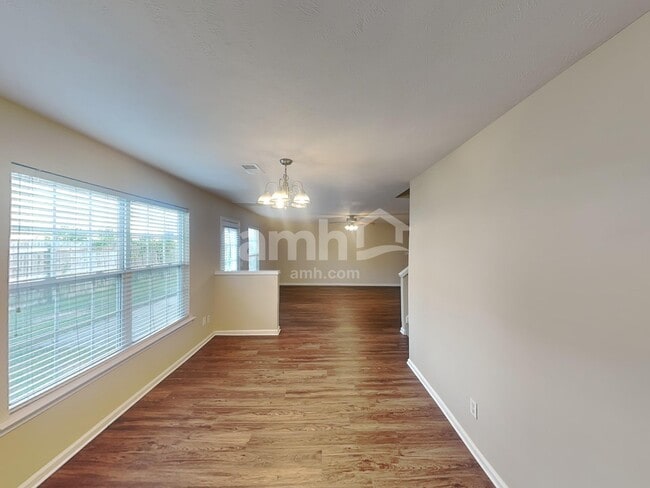 Building Photo - 111 Dreville Dr