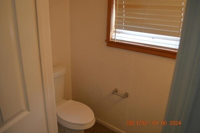 Building Photo - 1561 Spring Ct