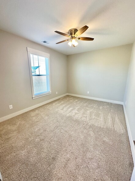 Building Photo - 514 Hillview Knl Ln