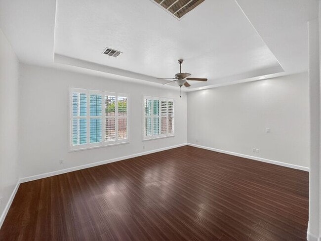 Building Photo - Spacious 3 car garage home at Paseo Trail!