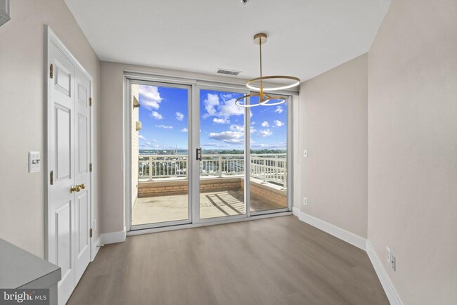 Building Photo - 100 Harborview Dr