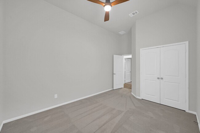 Building Photo - 253 Peninsula Pt Dr