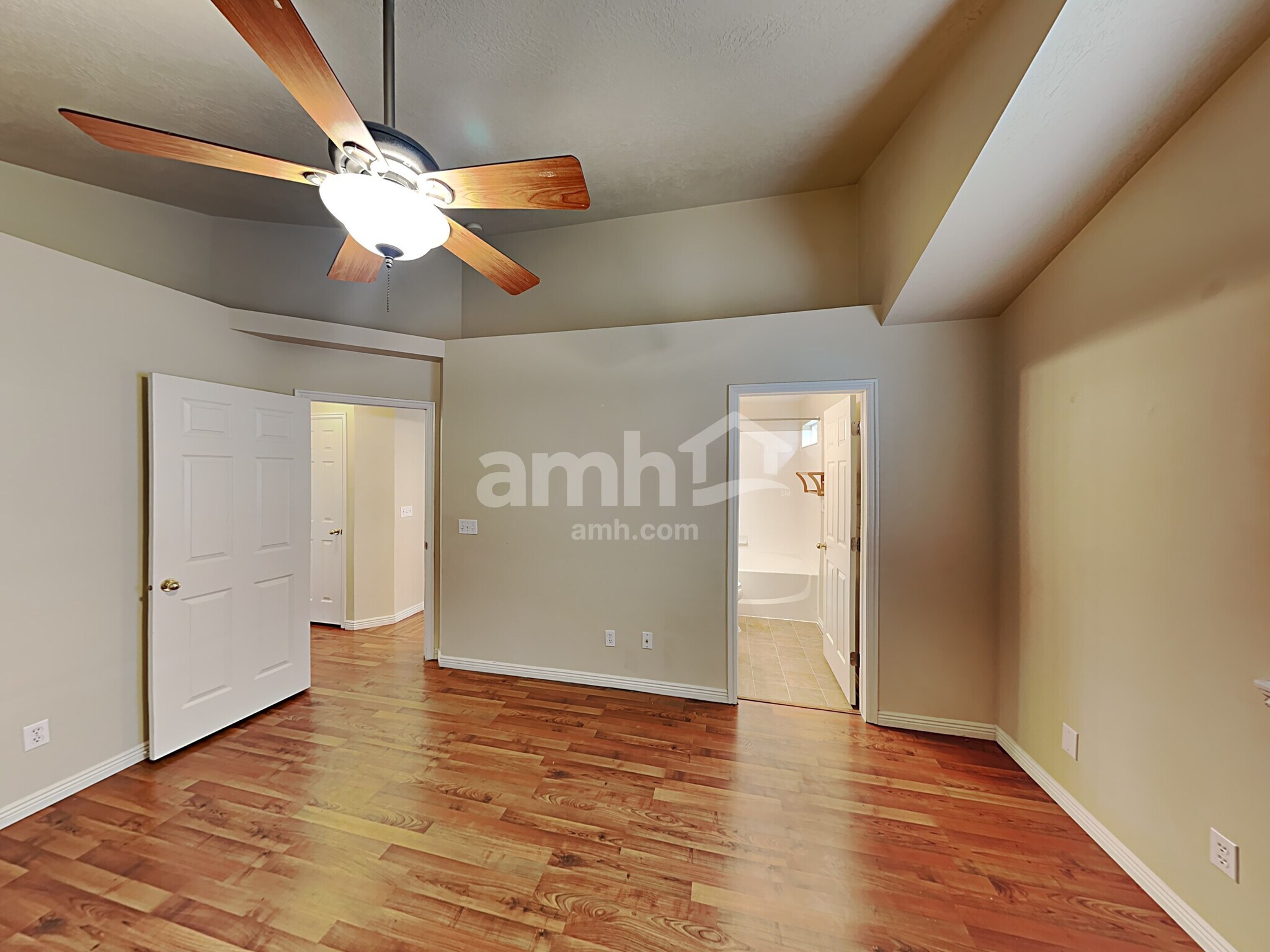 Building Photo - 3595 S Feulner Dr