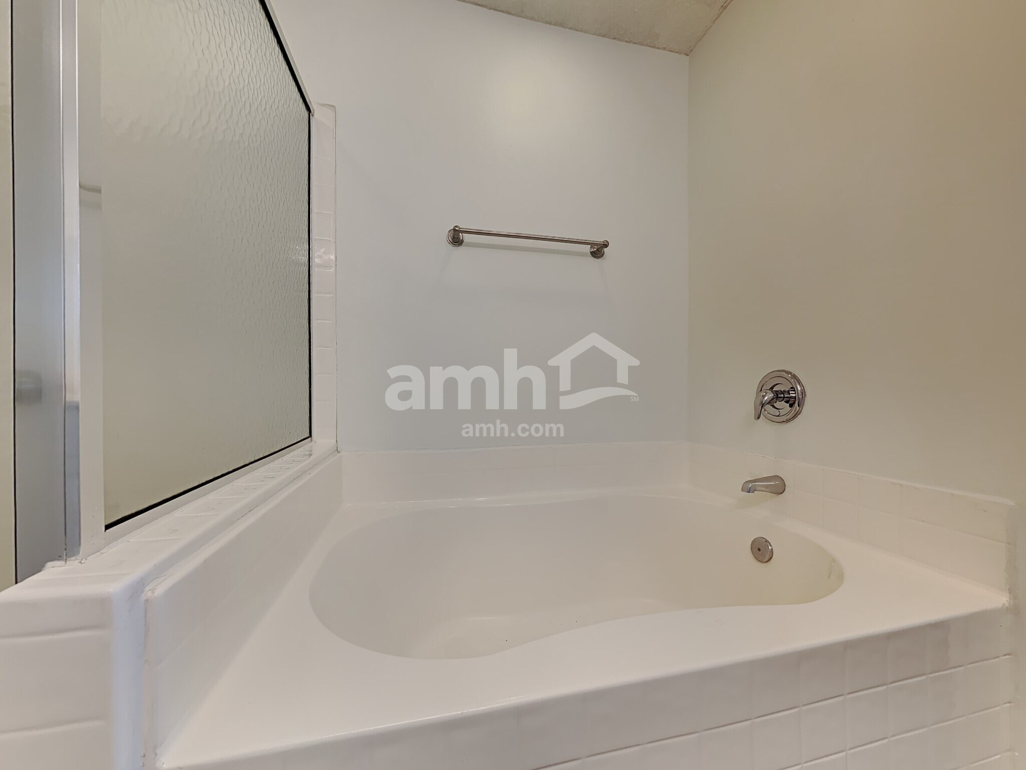 Building Photo - 325 Sunburst Way