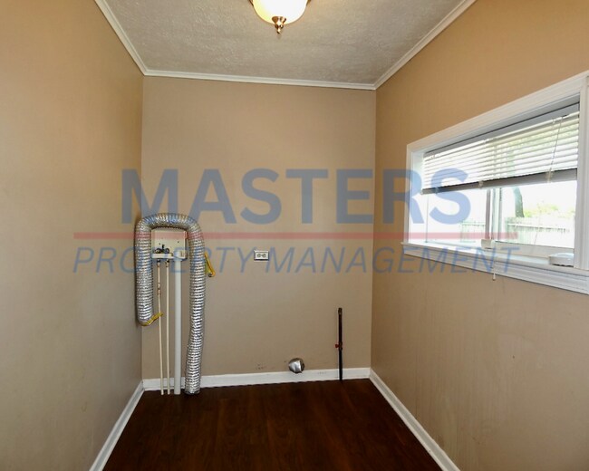 Building Photo - Beautiful Toledo 3 Bed House