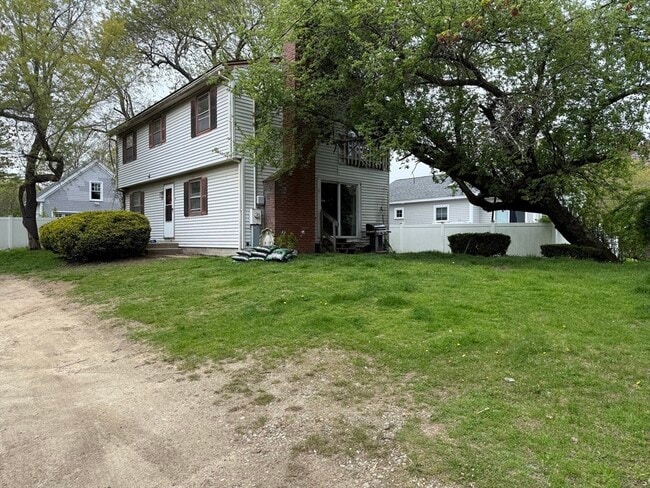 Primary Photo - 18 Myrica Ave