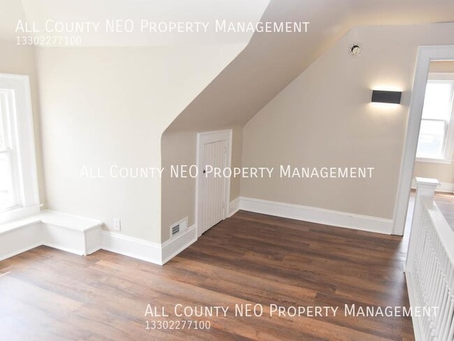 Building Photo - 1224 W Clifton Blvd