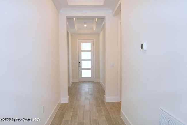 Building Photo - 657 Clearwater Ave