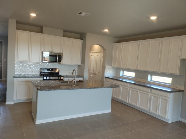 Building Photo - 6031 Scott Way