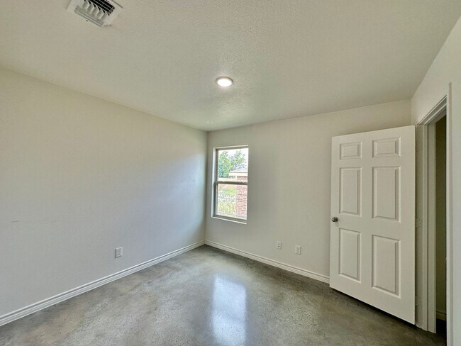 Building Photo - 5912 Harriet Tubman Ave