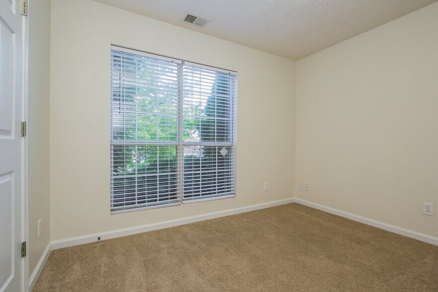 Building Photo - 3714 Crescent Hill Ln