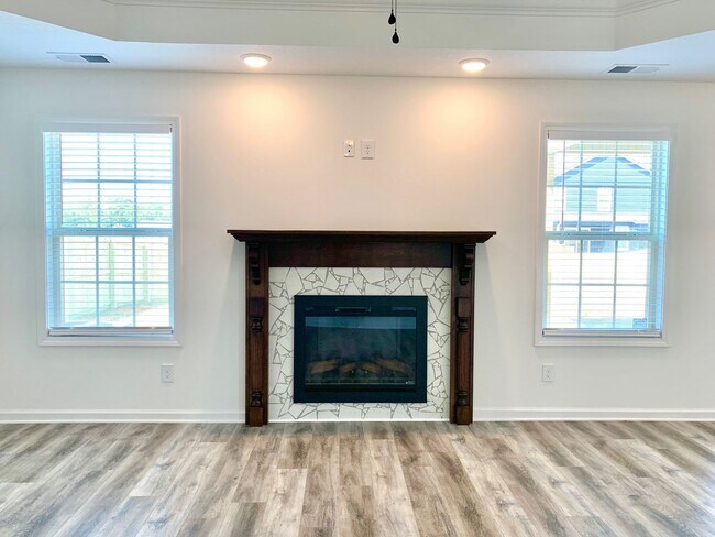 Building Photo - 987 E Creek Coyote Trl