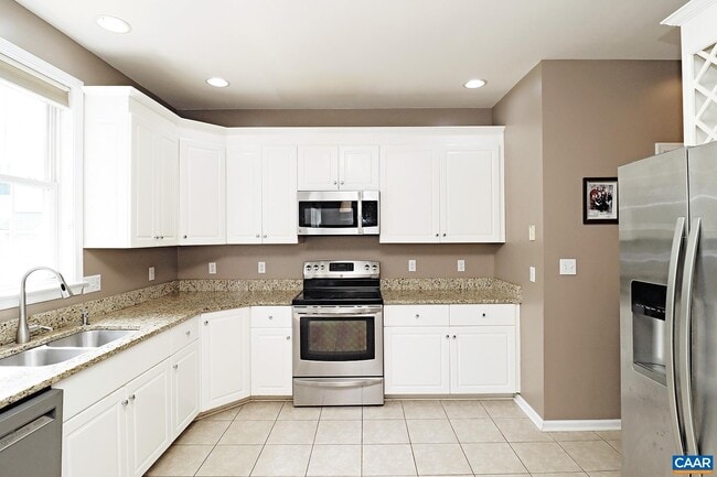 Building Photo - 2371 N Chesterfield Ct