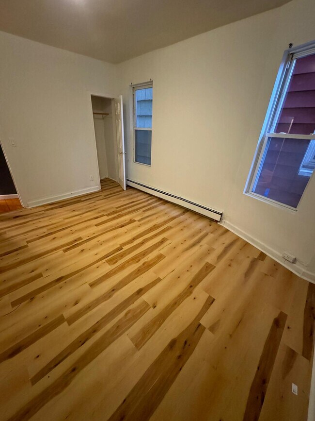 Building Photo - 150 S 13th Ave