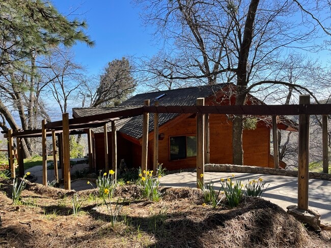 Building Photo - 28625 Willow Rd