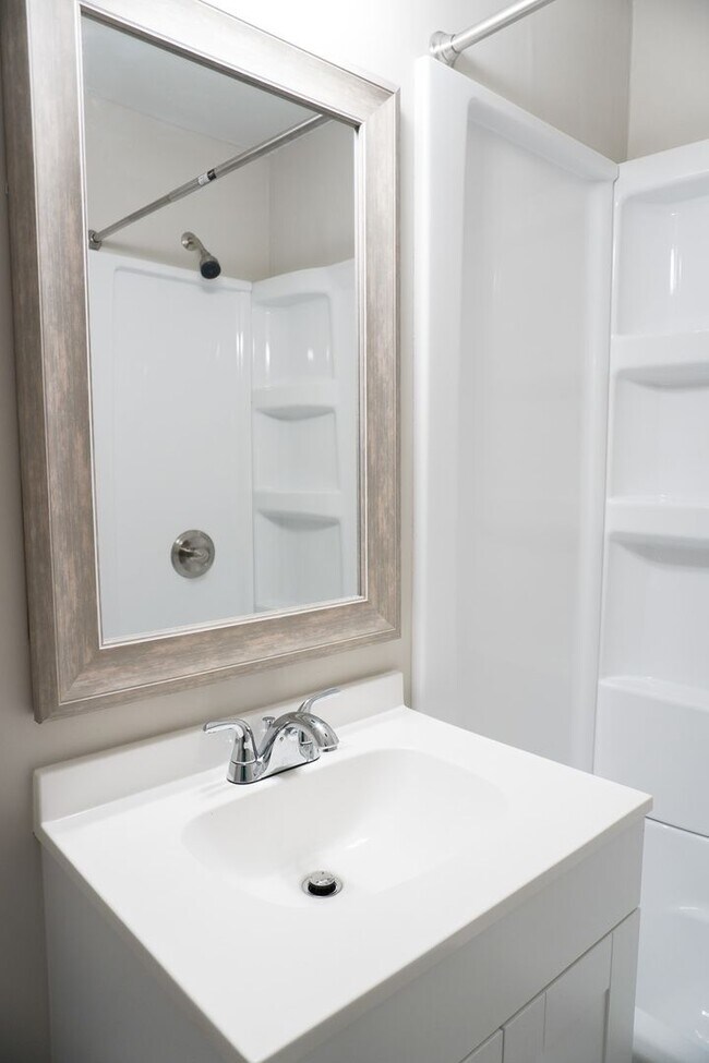 Building Photo - 3b 2b Finished Basement + Garage Lawn Care Provided APPLY FREE!