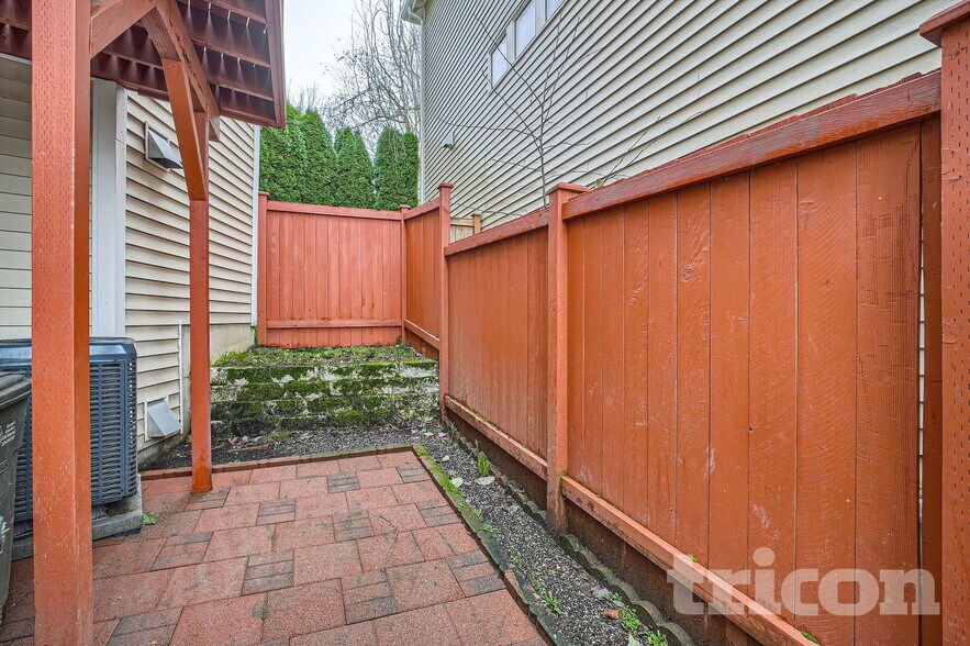 Building Photo - 2514 Chateau Dr