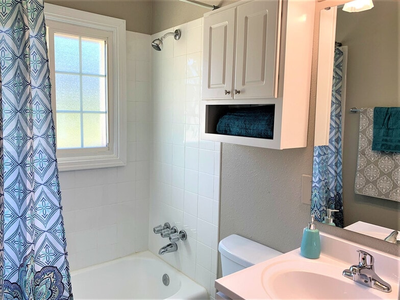 Building Photo - The Flats at Marlowe