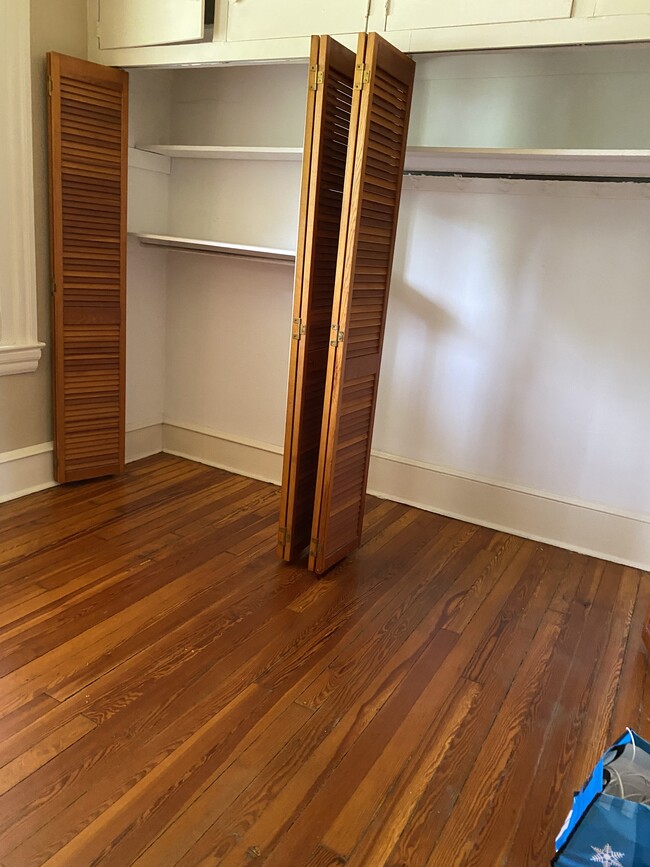 Building Photo - 7936 Montgomery Ave