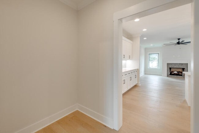 Building Photo - 9690 Dutton Ln