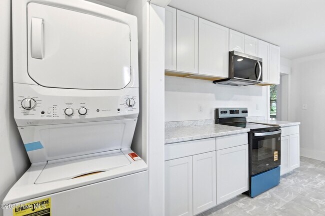 Building Photo - 1409 Glenn St