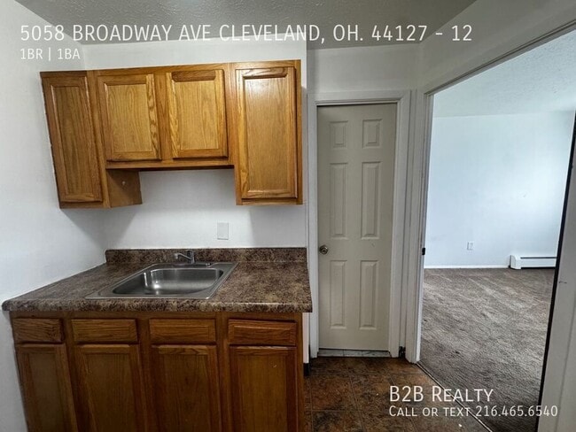 Building Photo - 5058 Broadway Ave