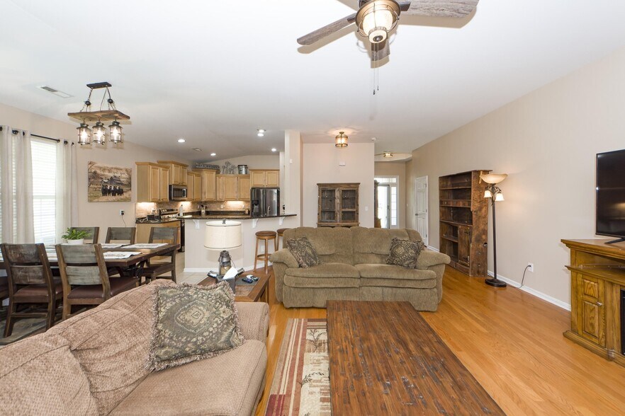 Building Photo - 2613 Spivey Ct