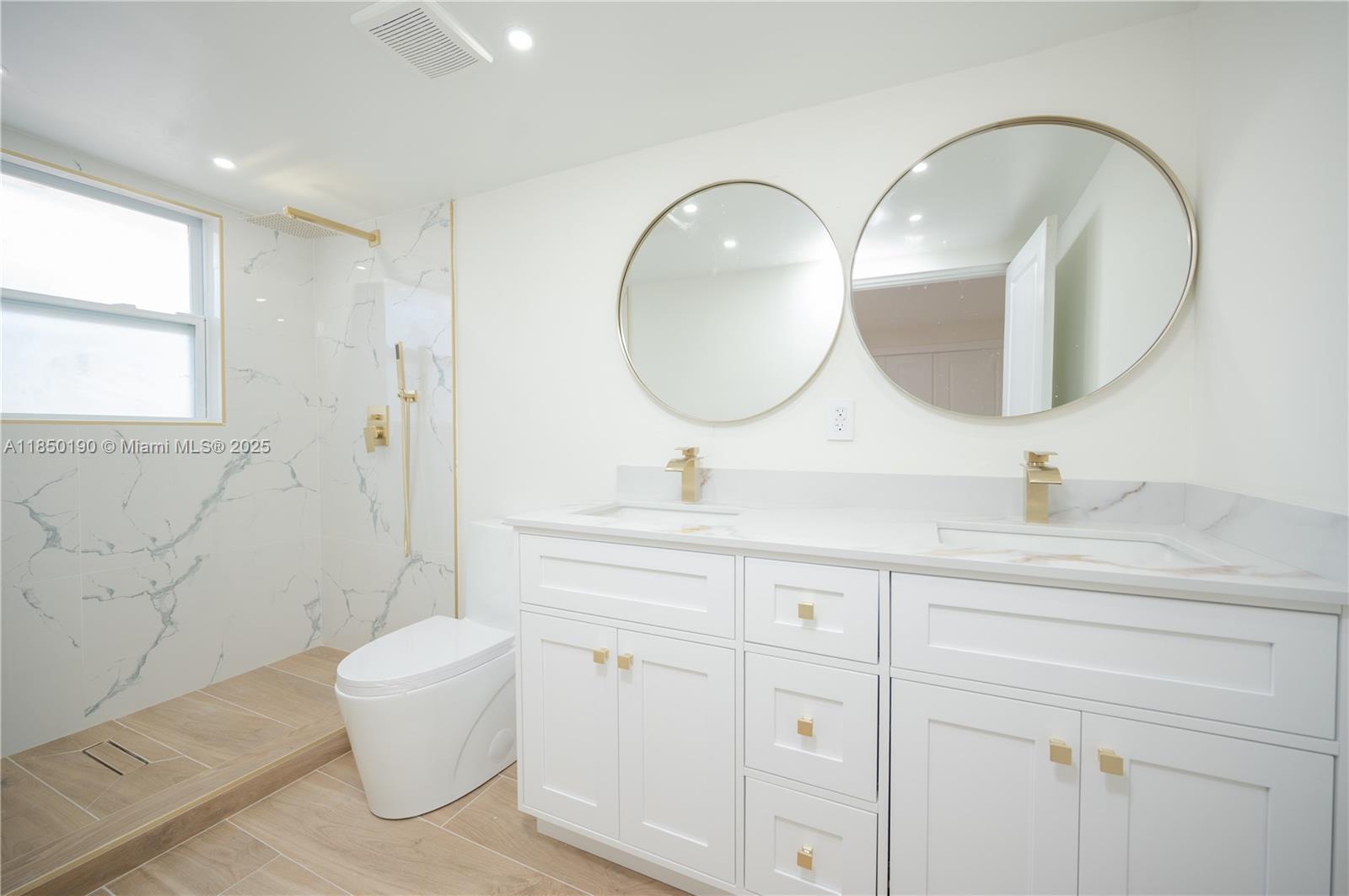 Building Photo - 3751 NE 17th Ave