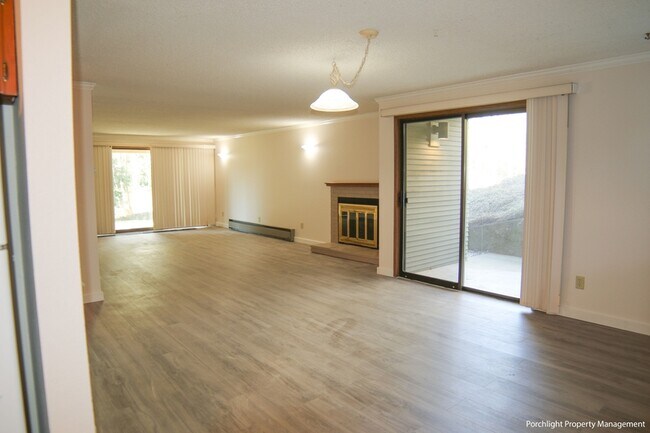 Building Photo - 408 La Villa Dr