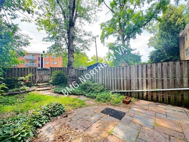Building Photo - 566 Windover Ave NW