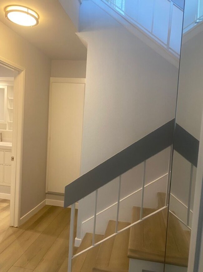 Building Photo - Beautiful fully remodeled 2 bedroom 1.5 bath in Laguna Hills