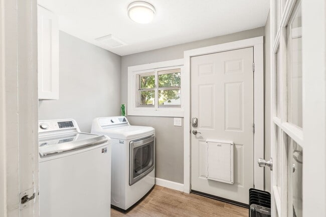 Building Photo - Charming Home in Spokane’s Heart – Unfurnished