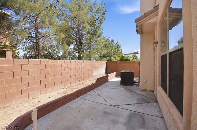 Building Photo - 4218 S Sugar Dr
