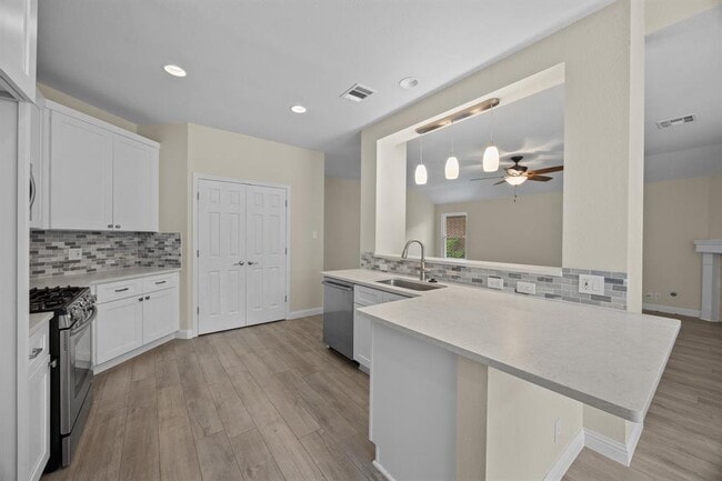 Building Photo - 1617 Abbey Ln