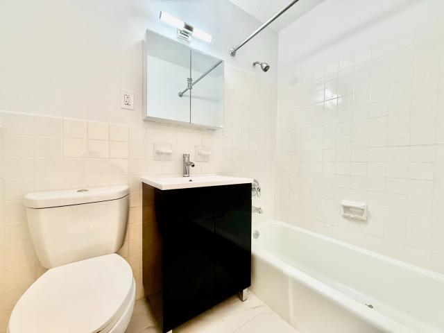 Building Photo - 1 bedroom in New York NY 10461