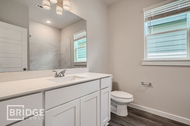 Building Photo - 430 S Centro Cir