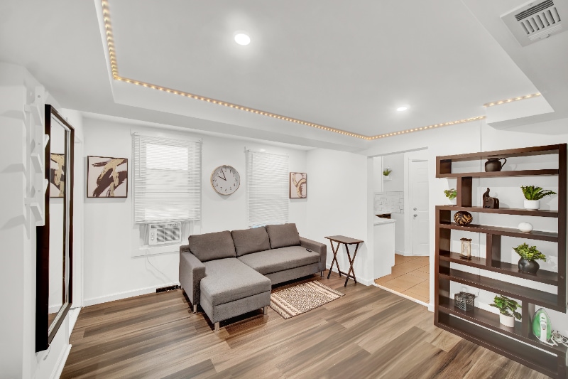 Building Photo - 1721 N Kimball Ave